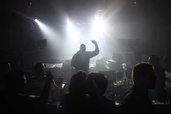 File:How to DJ.jpg