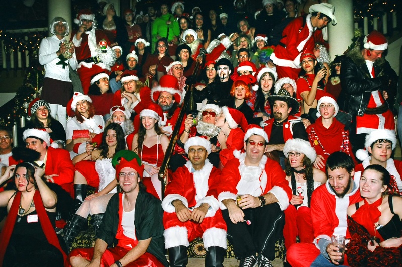 File:SantasOnSteps.jpg