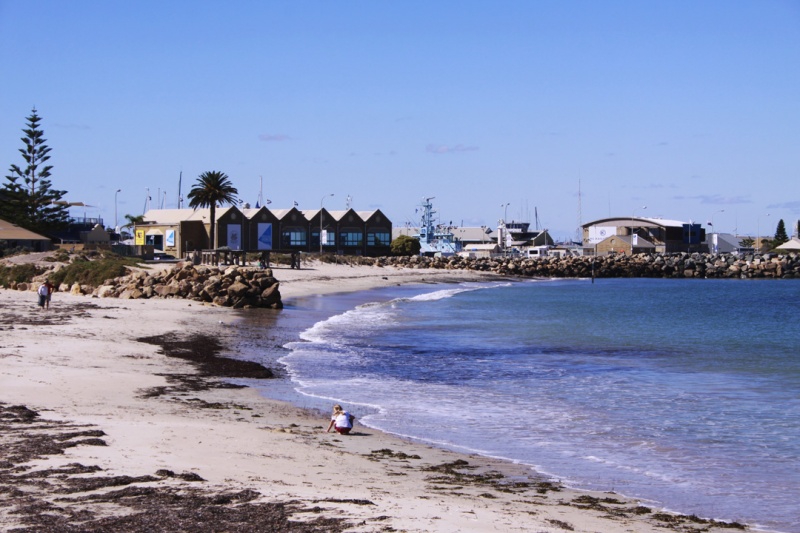 File:Bather's Beach.jpg