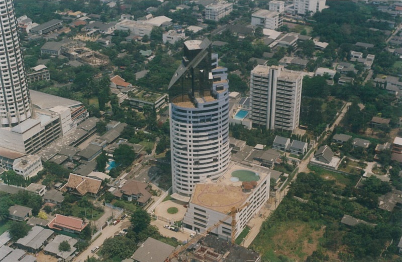 File:Moon Tower Skyview.jpg