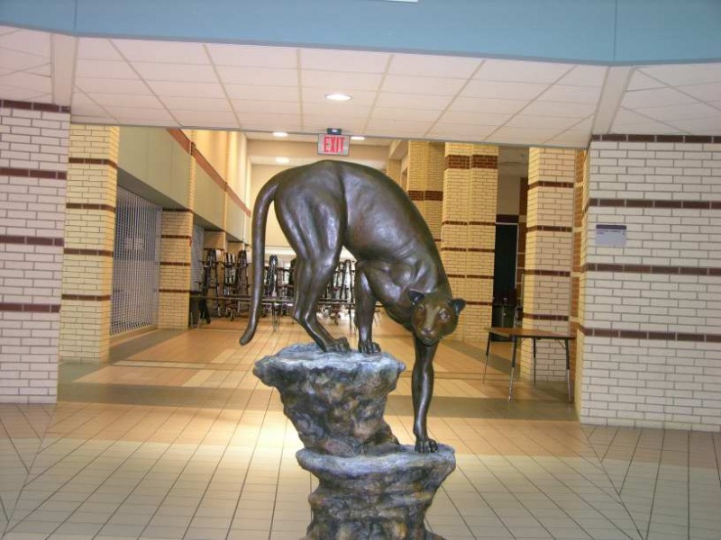 File:Cincostatue.jpg